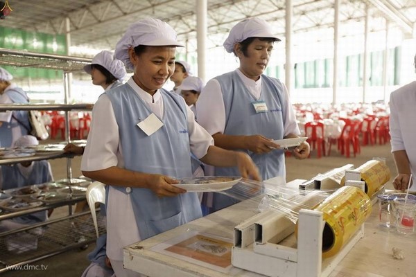 Thái Lan: Chùm ảnh Sự kiện Ngày Trái Đất tổ chức tại Tu viện viện Wat Phra Dhammakaya, Bangkok