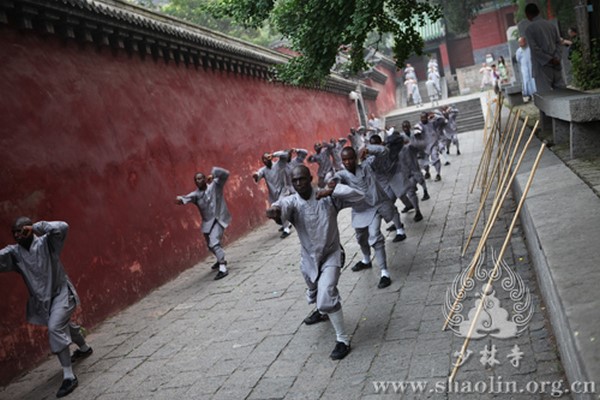 Trung Quốc: Phái đoàn Thiếu Lâm tự quyền pháp Nhật Bản viếng thăm Tung sơn, Hà Nam