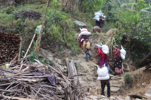 Chùm ảnh Phật giáo Hàn Quốc cứu trợ nạn động đất tại Nepal