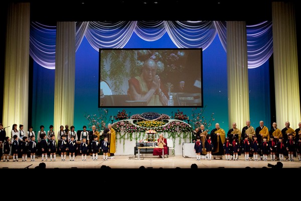 Đức Đạt Lai Lạt Ma viếng thăm Gifu, Kanazawa, Nhật Bản