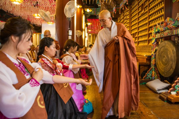 Hàn Quốc: Chùm ảnh Đàn truyền giới cho 300 giới tử sinh viên tại Phụng Ân Tự