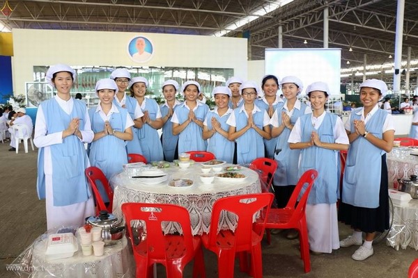 Thái Lan: Chùm ảnh Sự kiện Ngày Trái Đất tổ chức tại Tu viện viện Wat Phra Dhammakaya, Bangkok
