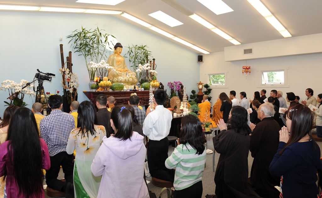 California: Chùm Ảnh Đón Mừng Đại Lễ Phật Đản PL 2559 Ở Một Số Chùa