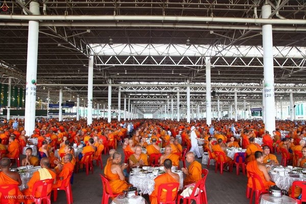 Thái Lan: Chùm ảnh Sự kiện Ngày Trái Đất tổ chức tại Tu viện viện Wat Phra Dhammakaya, Bangkok