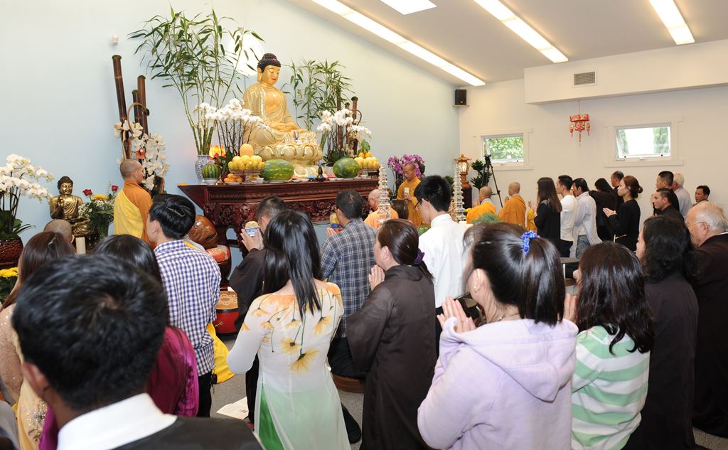 California: Chùm Ảnh Đón Mừng Đại Lễ Phật Đản PL 2559 Ở Một Số Chùa