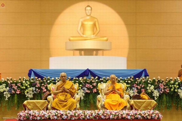 Thái Lan: Chùm ảnh Sự kiện Ngày Trái Đất tổ chức tại Tu viện viện Wat Phra Dhammakaya, Bangkok