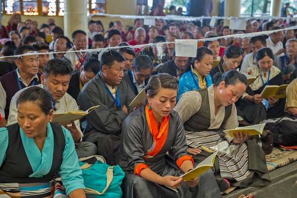 Ấn Độ: Đức Đạt Lai Lạt Ma Chứng minh buổi buổi Biện thuyết Triết lý Tính không tại TV. Tsuglagkhang