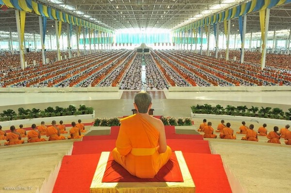 Thái Lan: Chùm ảnh Sự kiện Ngày Trái Đất tổ chức tại Tu viện viện Wat Phra Dhammakaya, Bangkok
