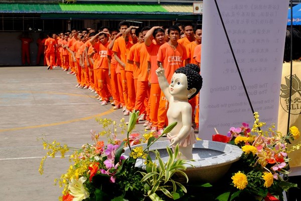 Philippines: Chùm ảnh Kính mừng Phật đản PL. 2559 tại nhà tù Cebu