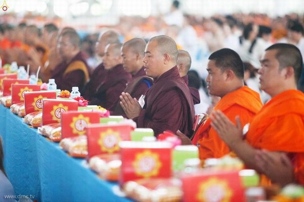 Thái Lan: Chùm ảnh Sự kiện Ngày Trái Đất tổ chức tại Tu viện viện Wat Phra Dhammakaya, Bangkok