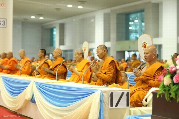 Thái Lan: Chùm ảnh Sự kiện Ngày Trái Đất tổ chức tại Tu viện viện Wat Phra Dhammakaya, Bangkok