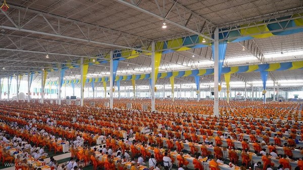 Thái Lan: Chùm ảnh Sự kiện Ngày Trái Đất tổ chức tại Tu viện viện Wat Phra Dhammakaya, Bangkok