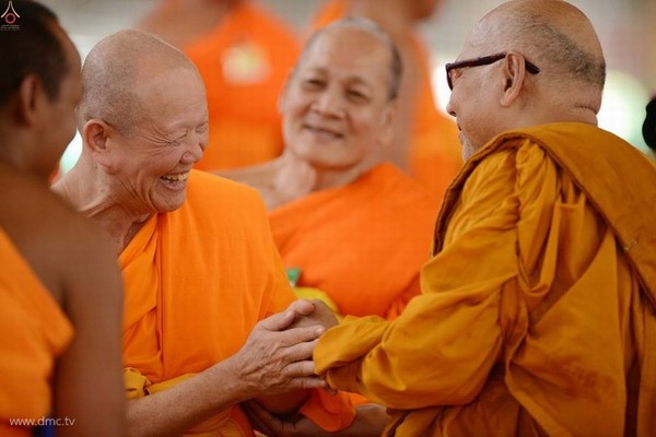 Thái Lan: Chùm ảnh Sự kiện Ngày Trái Đất tổ chức tại Tu viện viện Wat Phra Dhammakaya, Bangkok