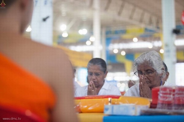Thái Lan: Chùm ảnh Sự kiện Ngày Trái Đất tổ chức tại Tu viện viện Wat Phra Dhammakaya, Bangkok