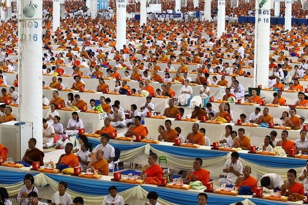 Thái Lan: Chùm ảnh Sự kiện Ngày Trái Đất tổ chức tại Tu viện viện Wat Phra Dhammakaya, Bangkok