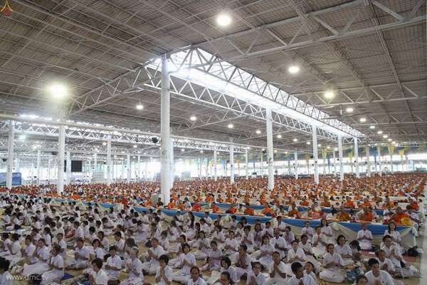 Thái Lan: Chùm ảnh Sự kiện Ngày Trái Đất tổ chức tại Tu viện viện Wat Phra Dhammakaya, Bangkok