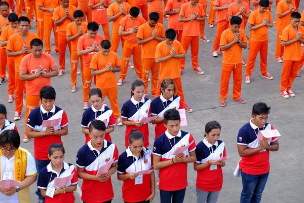 Philippines: Chùm ảnh Kính mừng Phật đản PL. 2559 tại nhà tù Cebu