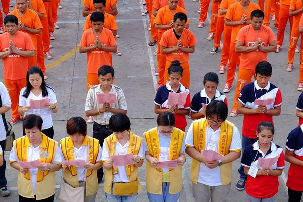 Philippines: Chùm ảnh Kính mừng Phật đản PL. 2559 tại nhà tù Cebu