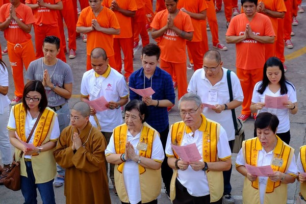 Philippines: Chùm ảnh Kính mừng Phật đản PL. 2559 tại nhà tù Cebu