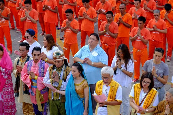 Philippines: Chùm ảnh Kính mừng Phật đản PL. 2559 tại nhà tù Cebu