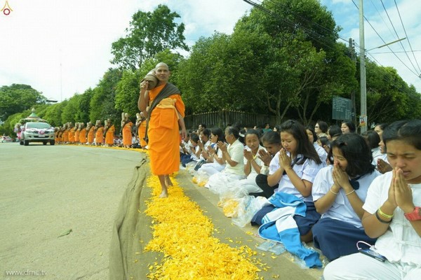 Thái Lan: Chùm ảnh Lễ cung nghinh Xá lợi và đón rước tại ngôi Cổ tự Wat Chedi Luang