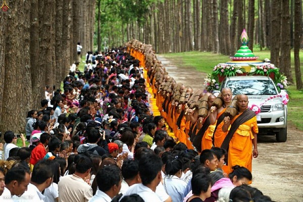 Thái Lan: Chùm ảnh Lễ cung nghinh Xá lợi và đón rước tại ngôi Cổ tự Wat Chedi Luang