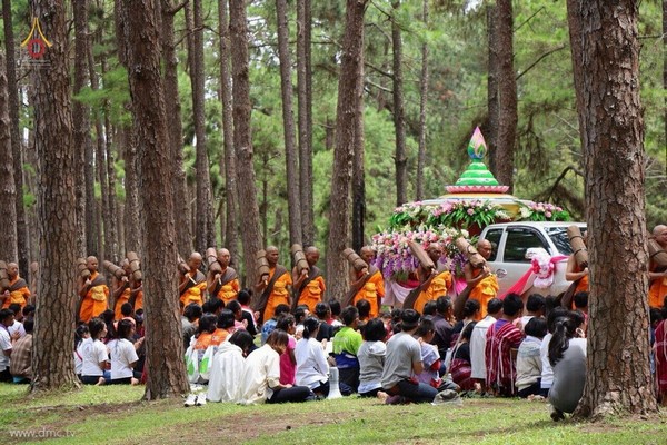 Thái Lan: Chùm ảnh Lễ cung nghinh Xá lợi và đón rước tại ngôi Cổ tự Wat Chedi Luang