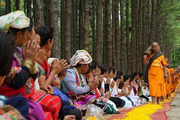 Thái Lan: Chùm ảnh Lễ cung nghinh Xá lợi và đón rước tại ngôi Cổ tự Wat Chedi Luang
