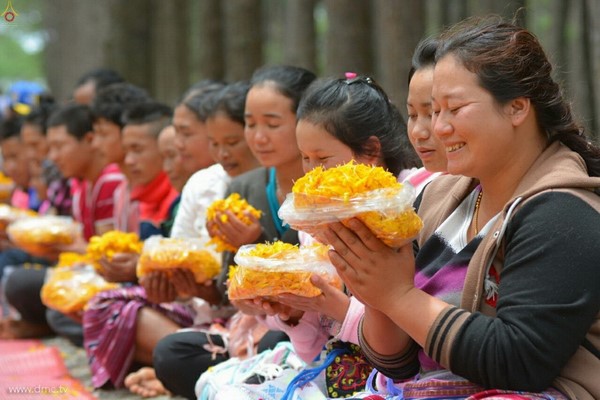 Thái Lan: Chùm ảnh Lễ cung nghinh Xá lợi và đón rước tại ngôi Cổ tự Wat Chedi Luang