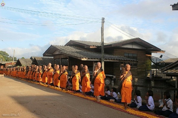 Thái Lan: Chùm ảnh Lễ cung nghinh Xá lợi và đón rước tại ngôi Cổ tự Wat Chedi Luang
