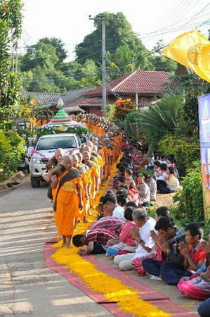 Thái Lan: Chùm ảnh Lễ cung nghinh Xá lợi và đón rước tại ngôi Cổ tự Wat Chedi Luang