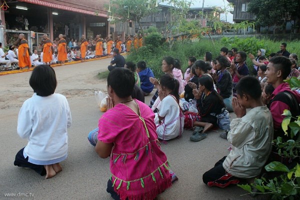 Thái Lan: Chùm ảnh Lễ cung nghinh Xá lợi và đón rước tại ngôi Cổ tự Wat Chedi Luang