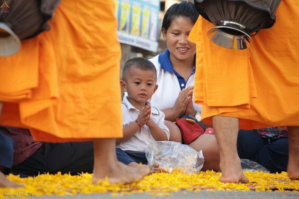 Thái Lan: Chùm ảnh Lễ cung nghinh Xá lợi và đón rước tại ngôi Cổ tự Wat Chedi Luang