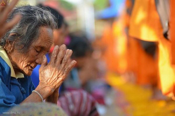 Thái Lan: Chùm ảnh Lễ cung nghinh Xá lợi và đón rước tại ngôi Cổ tự Wat Chedi Luang