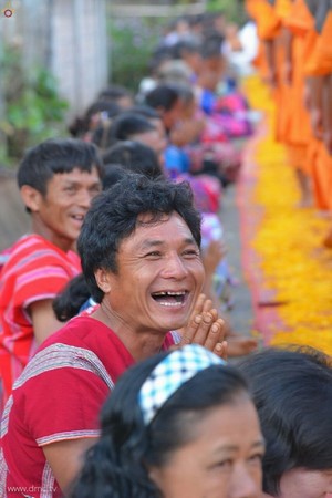 Thái Lan: Chùm ảnh Lễ cung nghinh Xá lợi và đón rước tại ngôi Cổ tự Wat Chedi Luang