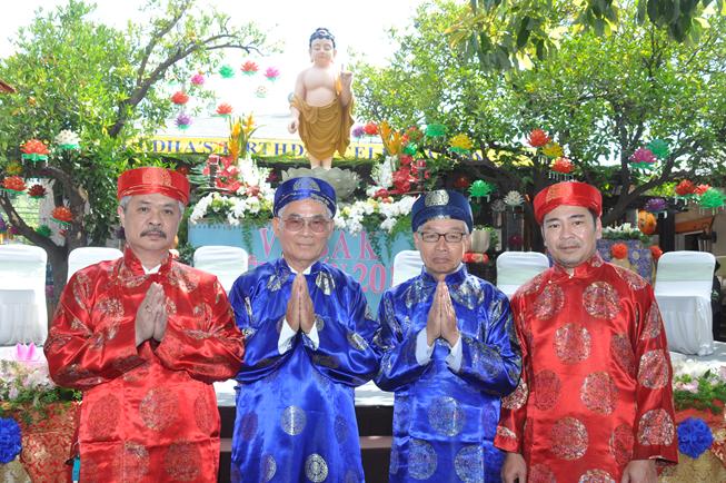 Hoa Kỳ: tâm từ khởi sáng mùa Phật Đản Vesak tại Chùa Liễu Quán