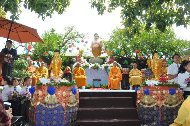 Hoa Kỳ: tâm từ khởi sáng mùa Phật Đản Vesak tại Chùa Liễu Quán