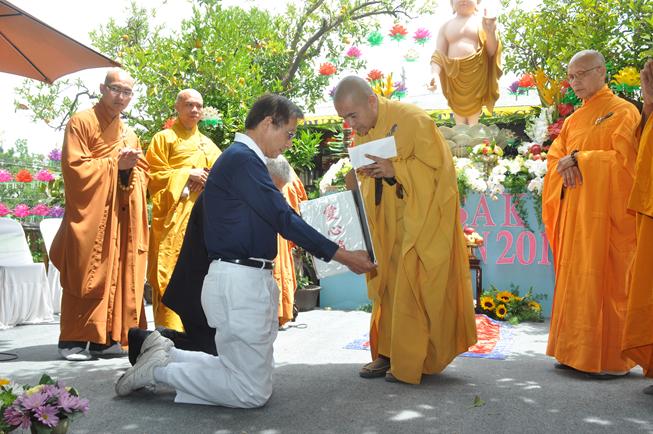 Hoa Kỳ: tâm từ khởi sáng mùa Phật Đản Vesak tại Chùa Liễu Quán