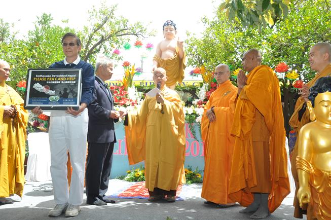 Hoa Kỳ: tâm từ khởi sáng mùa Phật Đản Vesak tại Chùa Liễu Quán