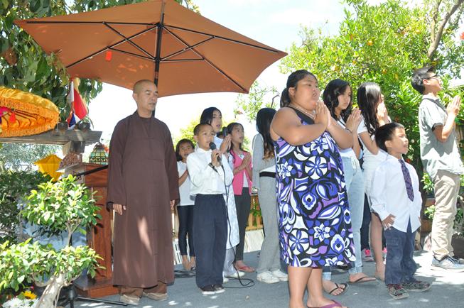 Hoa Kỳ: tâm từ khởi sáng mùa Phật Đản Vesak tại Chùa Liễu Quán