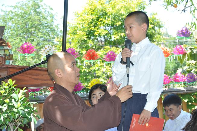 Hoa Kỳ: tâm từ khởi sáng mùa Phật Đản Vesak tại Chùa Liễu Quán