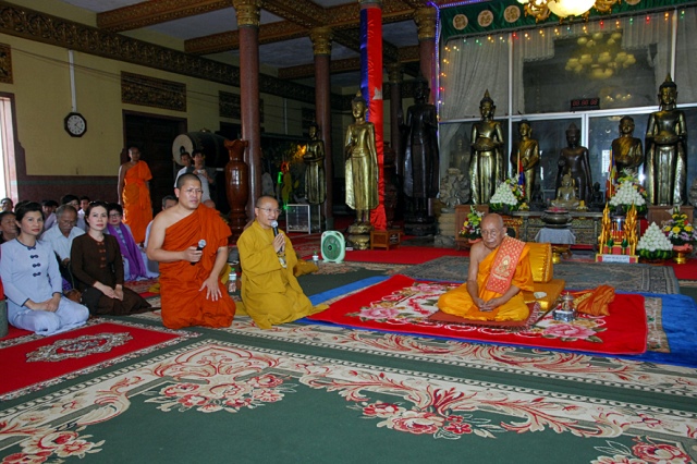 Quỹ Đạo Phật Ngày Nay: Chương trình từ thiện tại Campuchia tháng 04-2015