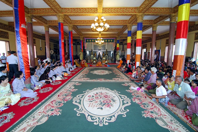Quỹ Đạo Phật Ngày Nay: Chương trình từ thiện tại Campuchia tháng 04-2015