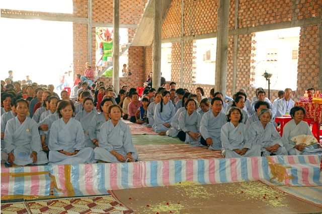 Quỹ Đạo Phật Ngày Nay: Chương trình từ thiện tại Campuchia tháng 04-2015