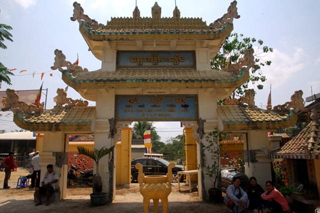 Quỹ Đạo Phật Ngày Nay: Chương trình từ thiện tại Campuchia tháng 04-2015