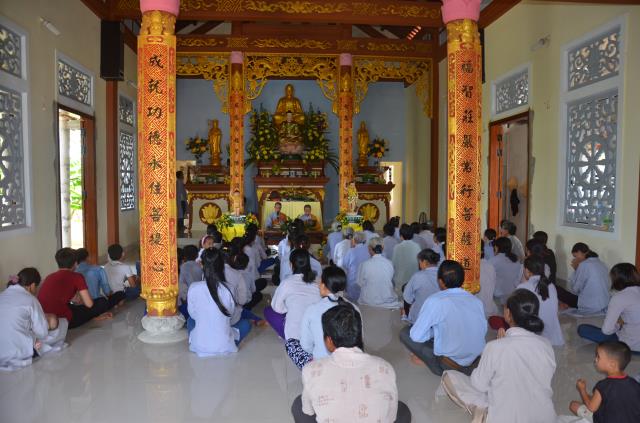 Quảng Trị: Lễ rước Phật đản sanh vào làng