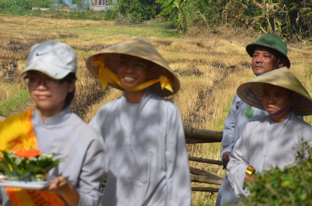 Quảng Trị: Lễ rước Phật đản sanh vào làng
