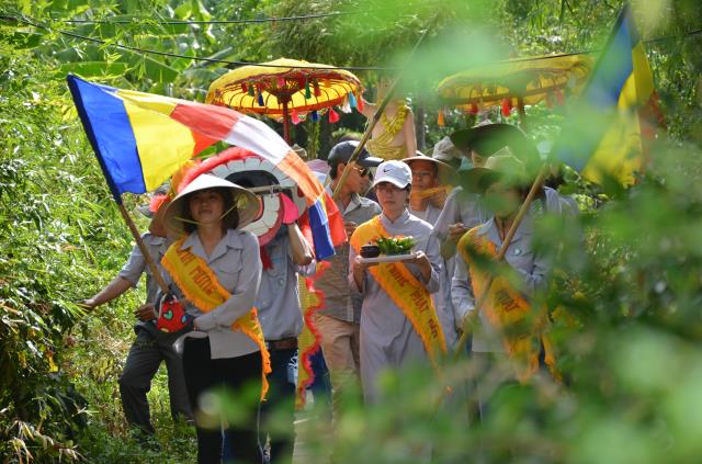 Quảng Trị: Lễ rước Phật đản sanh vào làng