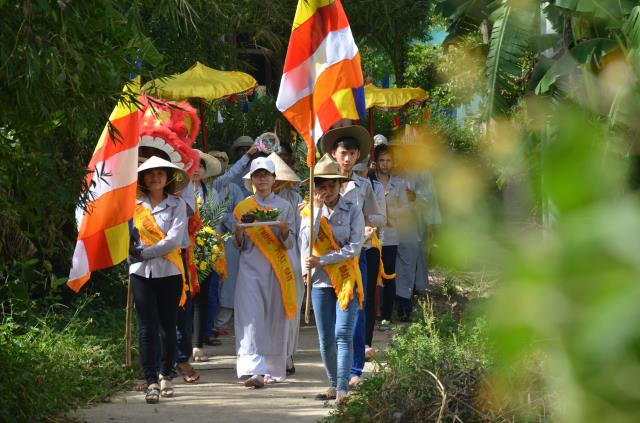 Quảng Trị: Lễ rước Phật đản sanh vào làng