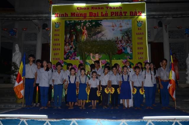 Quảng Trị: Lễ rước Phật đản sanh vào làng